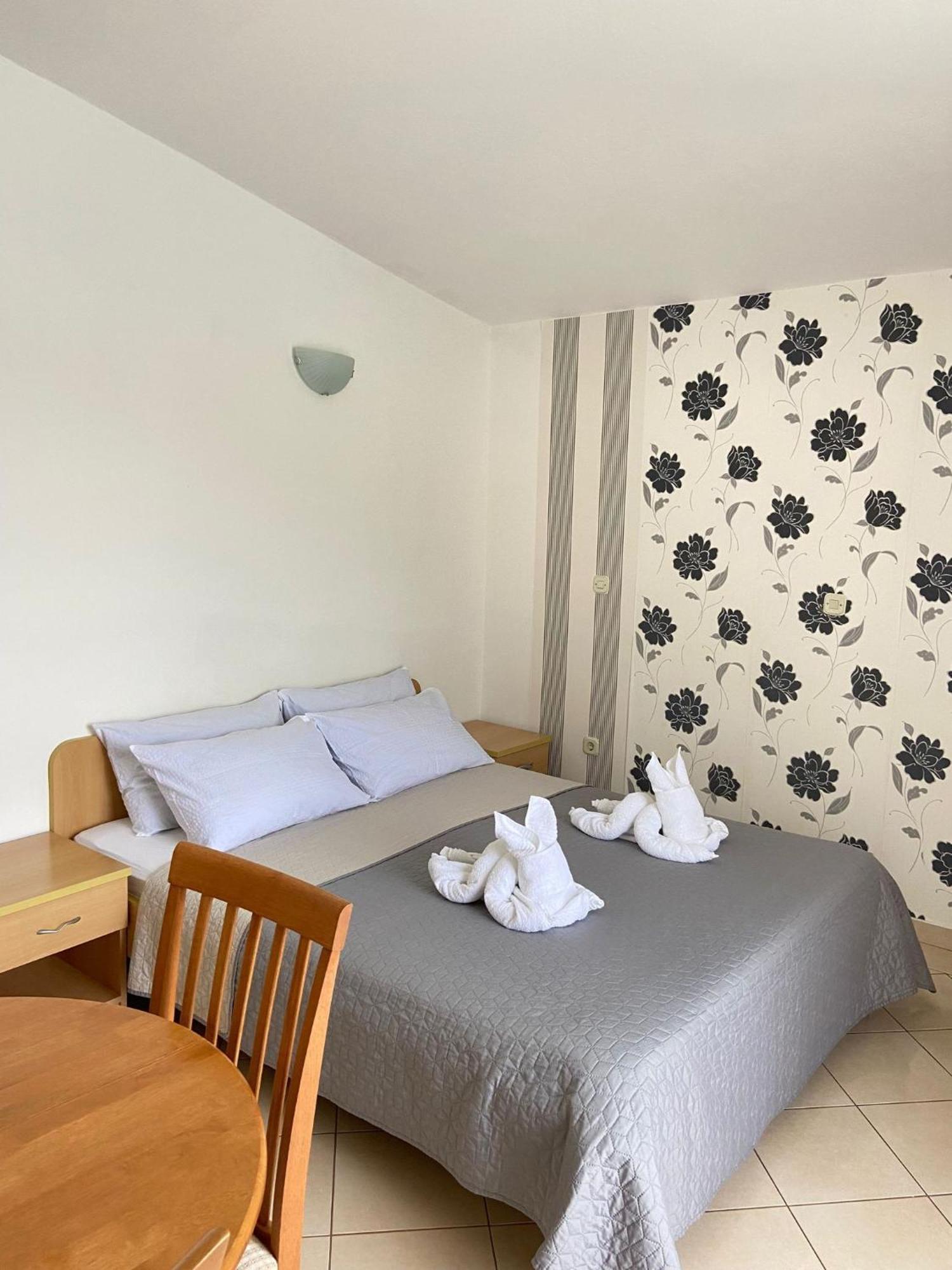 Apartments Tiho & Jelena บลัตเซ ภายนอก รูปภาพ